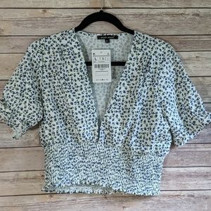 ☀️Zaful NWT Deep V Neck Flower Crop Top